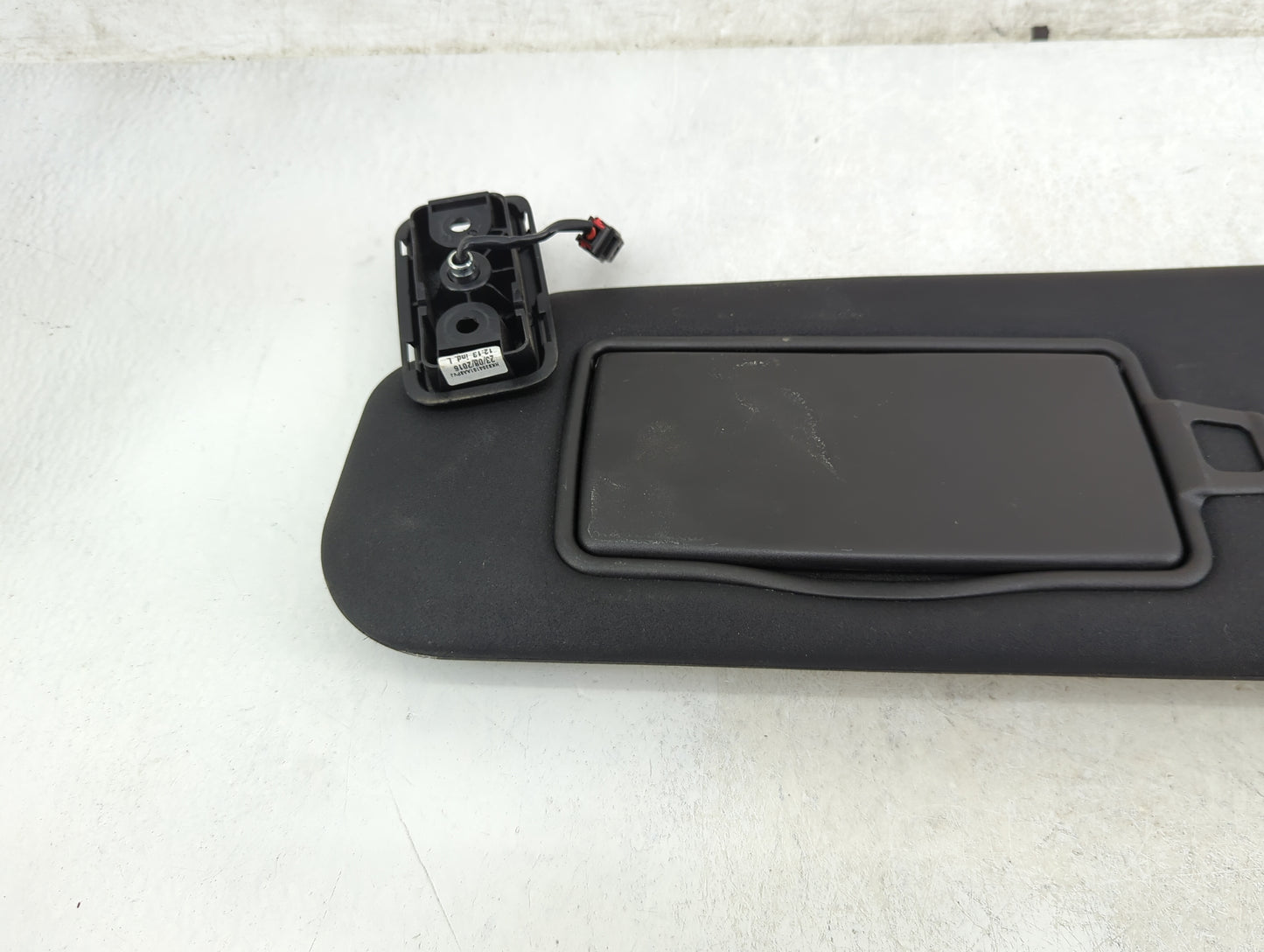 2017-2020 Jaguar F-Pace Sun Visor Shade Replacement Driver Left Mirror Fits Fits 2017 2018 2019 2020 OEM Used Auto Parts - O