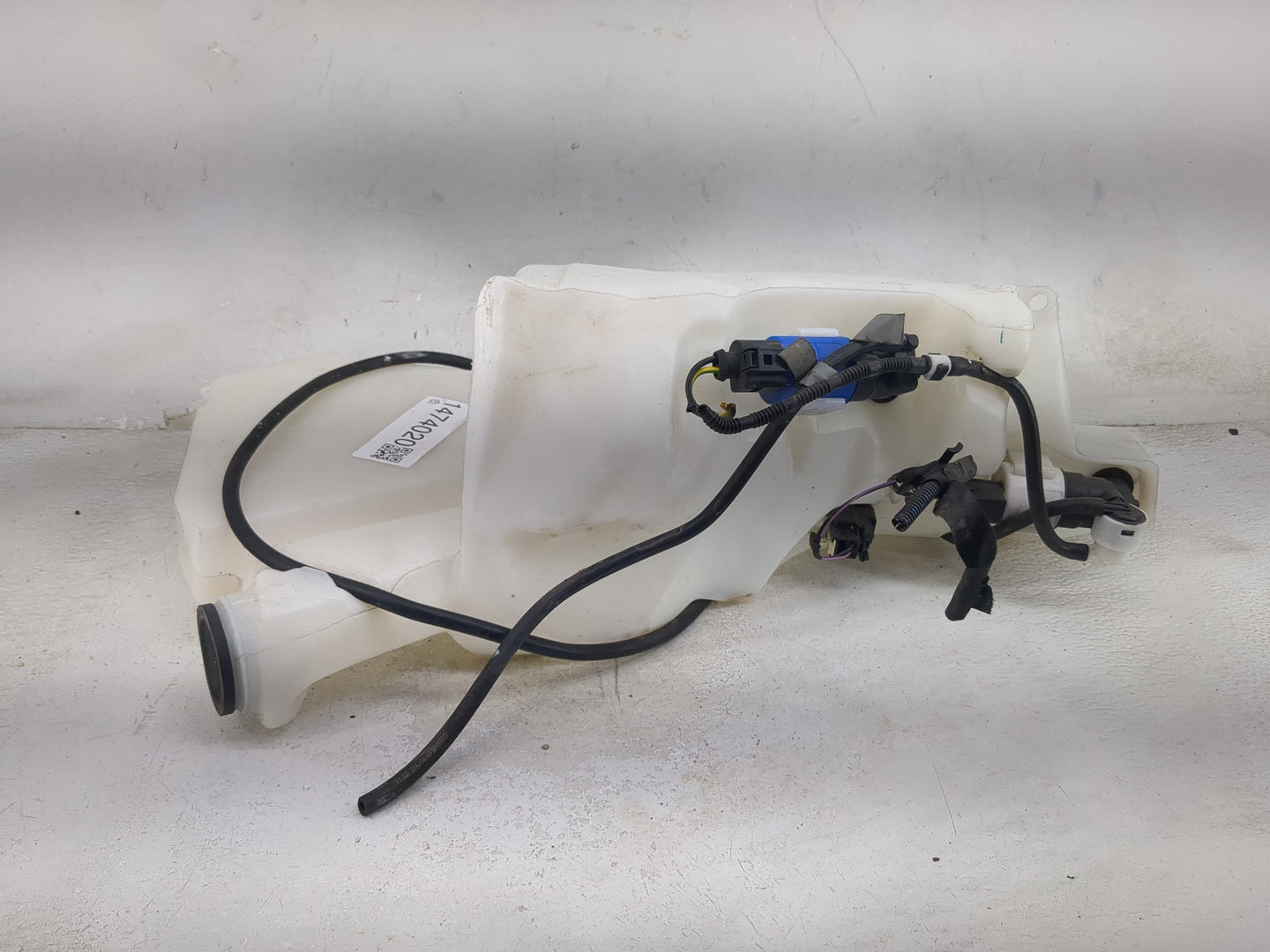 2017-2020 Jaguar F-pace Windshield Washer Fluid Reservoir Bottle Oem - Oemusedautoparts1.com