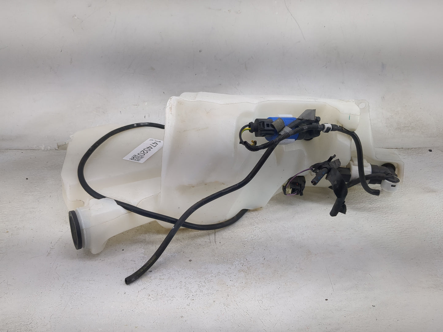 2017-2020 Jaguar F-pace Windshield Washer Fluid Reservoir Bottle Oem - Oemusedautoparts1.com