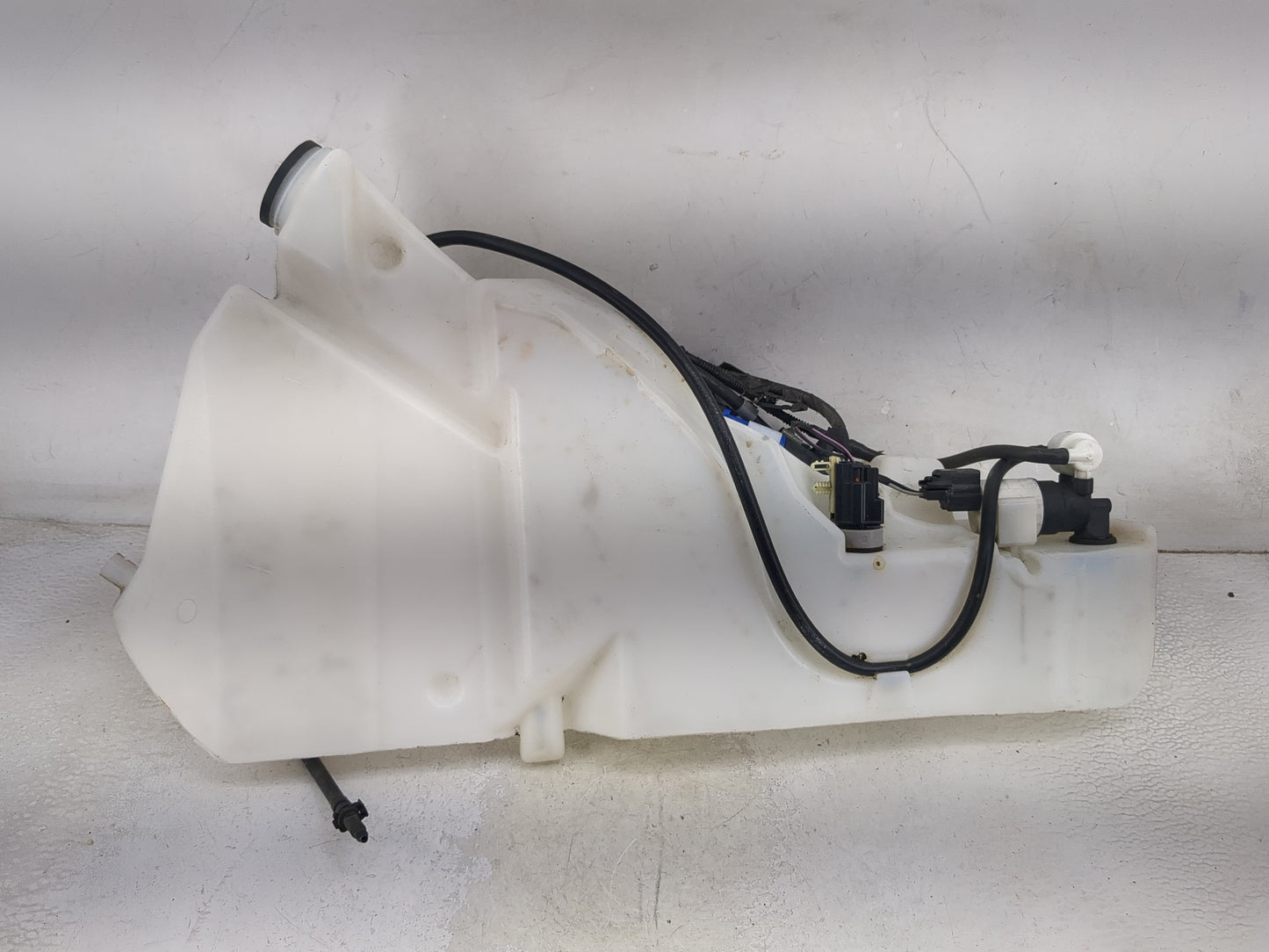 2017-2020 Jaguar F-pace Windshield Washer Fluid Reservoir Bottle Oem - Oemusedautoparts1.com