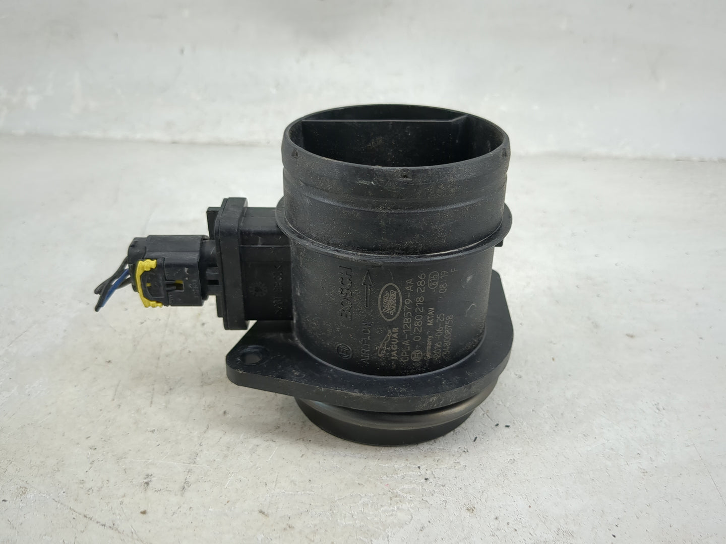 2017-2020 Jaguar F-pace Mass Air Flow Meter Maf 1477006 - Oemusedautoparts1.com