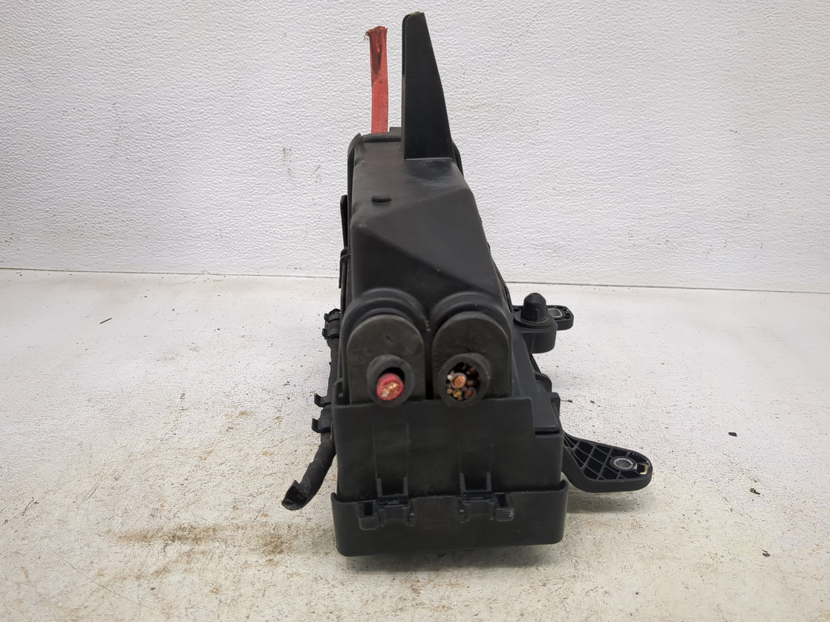 2017-2018 Jaguar F-Pace Fusebox Fuse Box Panel Relay Module Fits Fits 2017 2018 OEM Used Auto Parts - Oemusedautoparts1.com