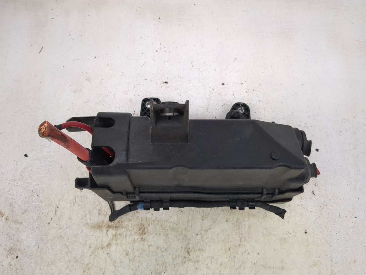 2017-2018 Jaguar F-Pace Fusebox Fuse Box Panel Relay Module Fits Fits 2017 2018 OEM Used Auto Parts - Oemusedautoparts1.com