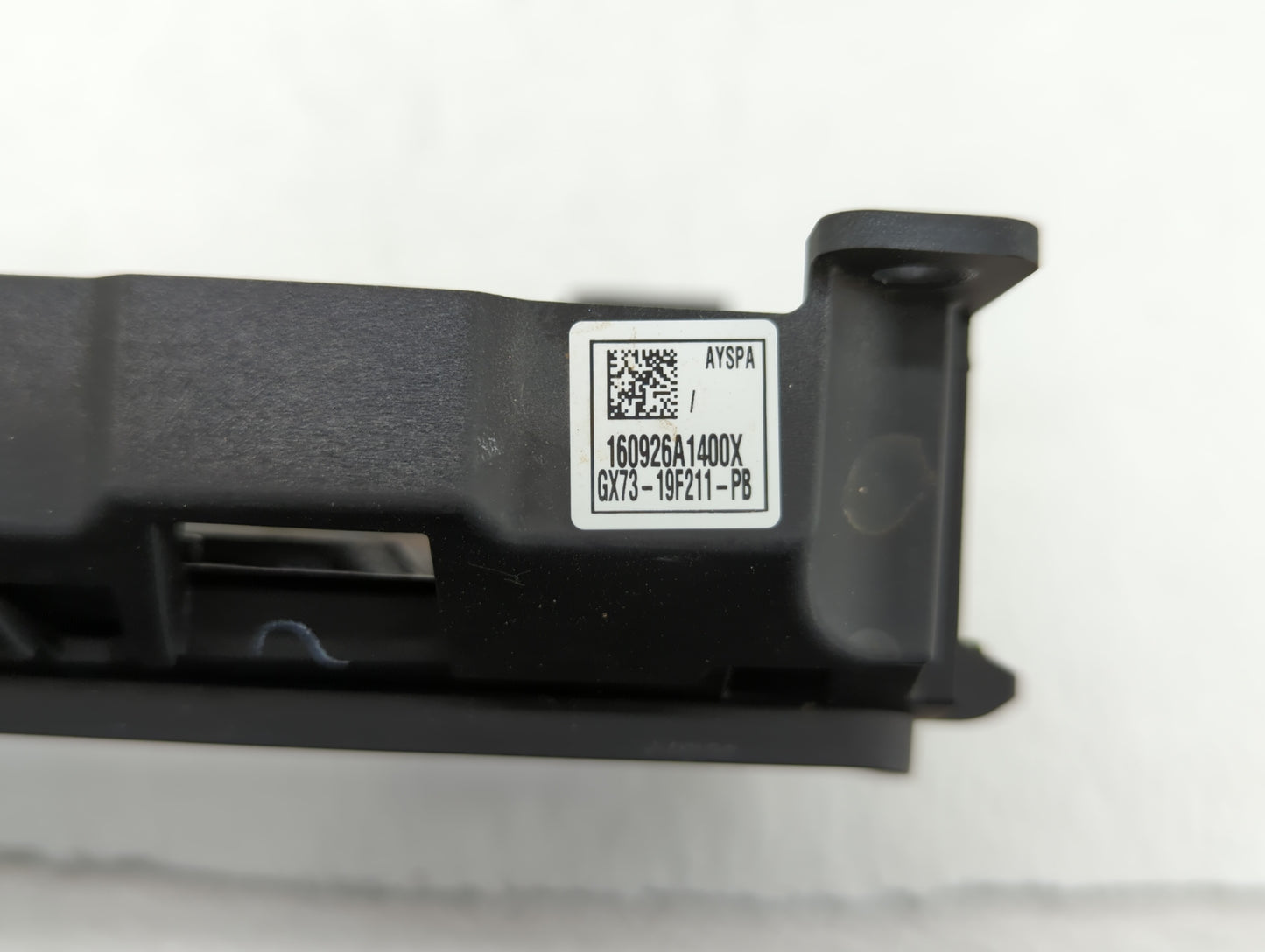 2017-2018 Jaguar F-Pace Radio AM FM Cd Player Receiver Replacement P/N:GX73-19F211-PB Fits Fits 2017 2018 OEM Used Auto Part
