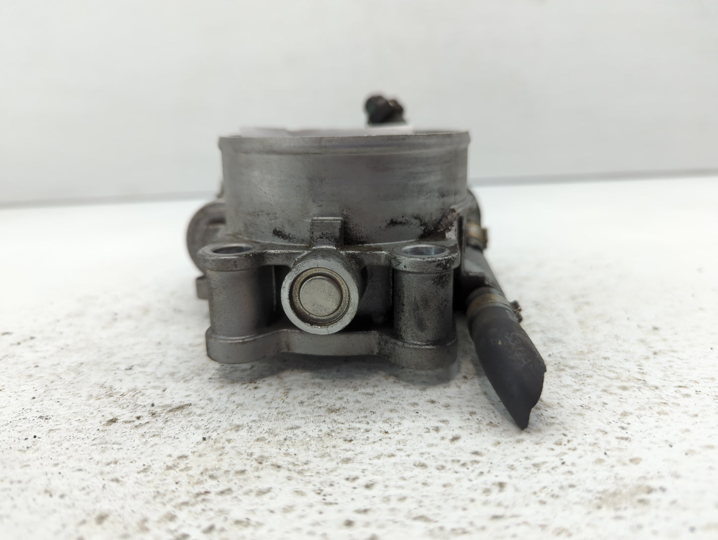 2017-2020 Jaguar F-Pace Throttle Body P/N:DX23-9F991-AB Fits Fits 2013 2014 2015 2016 2017 2018 2019 2020 OEM Used Auto Part