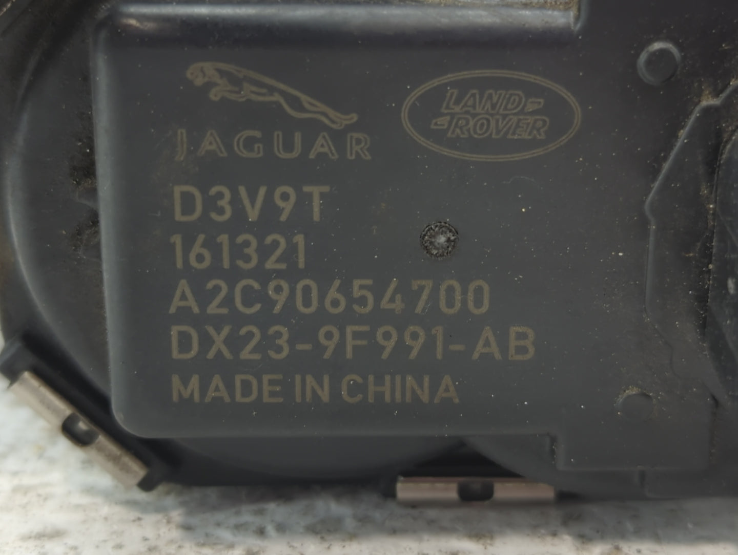 2017-2020 Jaguar F-Pace Throttle Body P/N:DX23-9F991-AB Fits Fits 2013 2014 2015 2016 2017 2018 2019 2020 OEM Used Auto Part