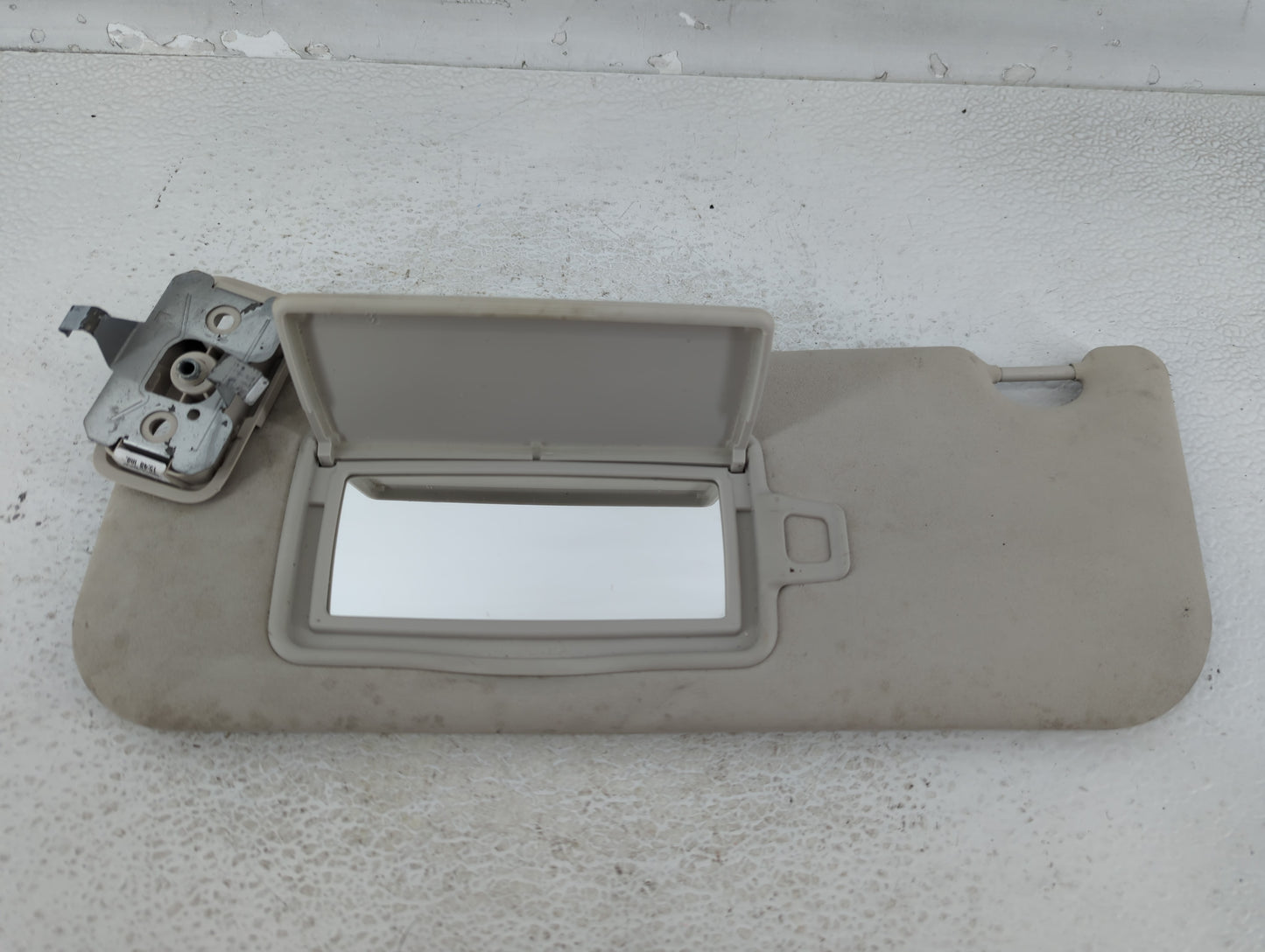 2017-2020 Jaguar F-Pace Sun Visor Shade Replacement Passenger Right Mirror Fits Fits 2017 2018 2019 2020 OEM Used Auto Parts