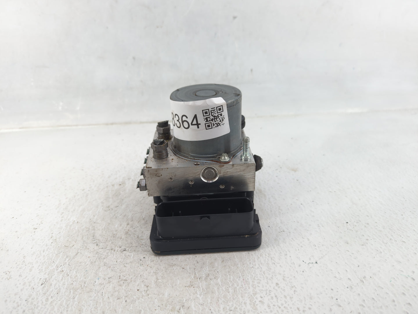 2017 Jaguar F-Pace ABS Pump Control Module Replacement P/N:HX73-14F447-AF Fits OEM Used Auto Parts - Oemusedautoparts1.com