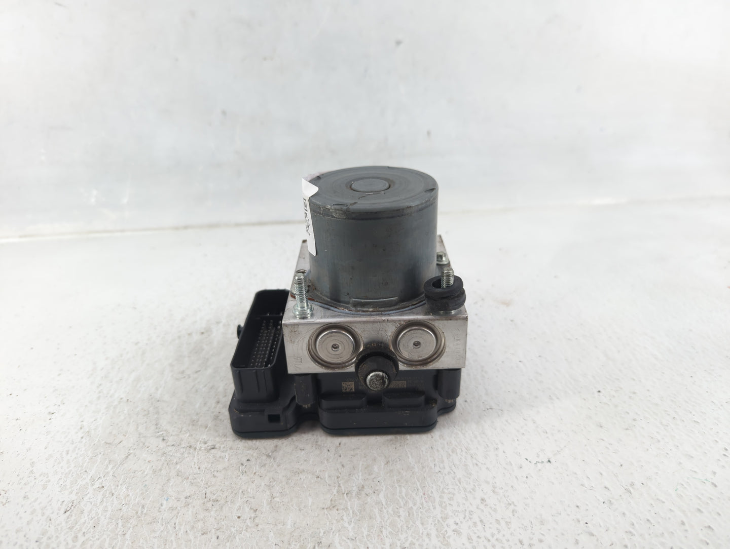 2017 Jaguar F-Pace ABS Pump Control Module Replacement P/N:HX73-14F447-AF Fits OEM Used Auto Parts - Oemusedautoparts1.com