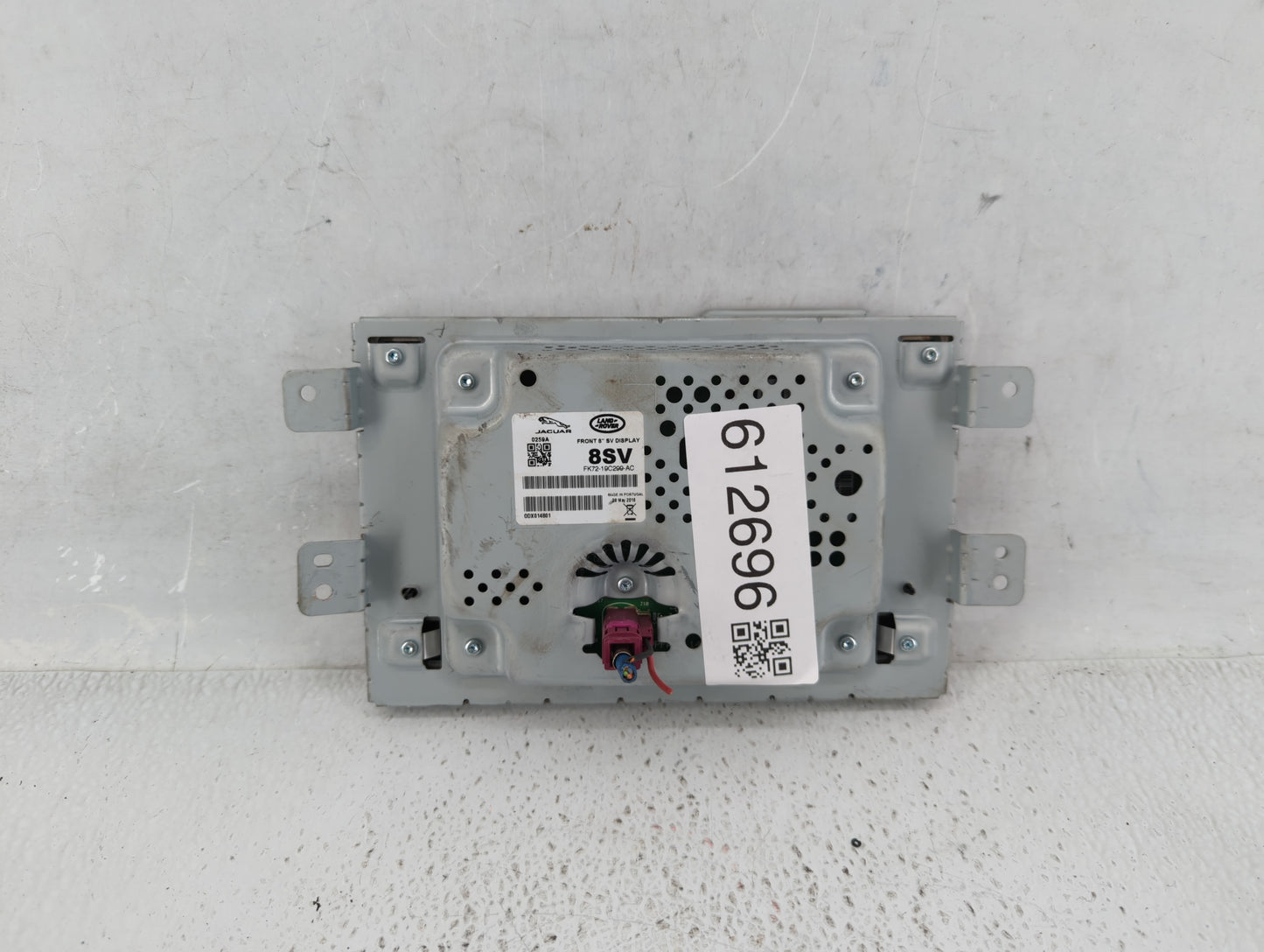 2017-2019 Jaguar F-pace Information Display Screen - Oemusedautoparts1.com