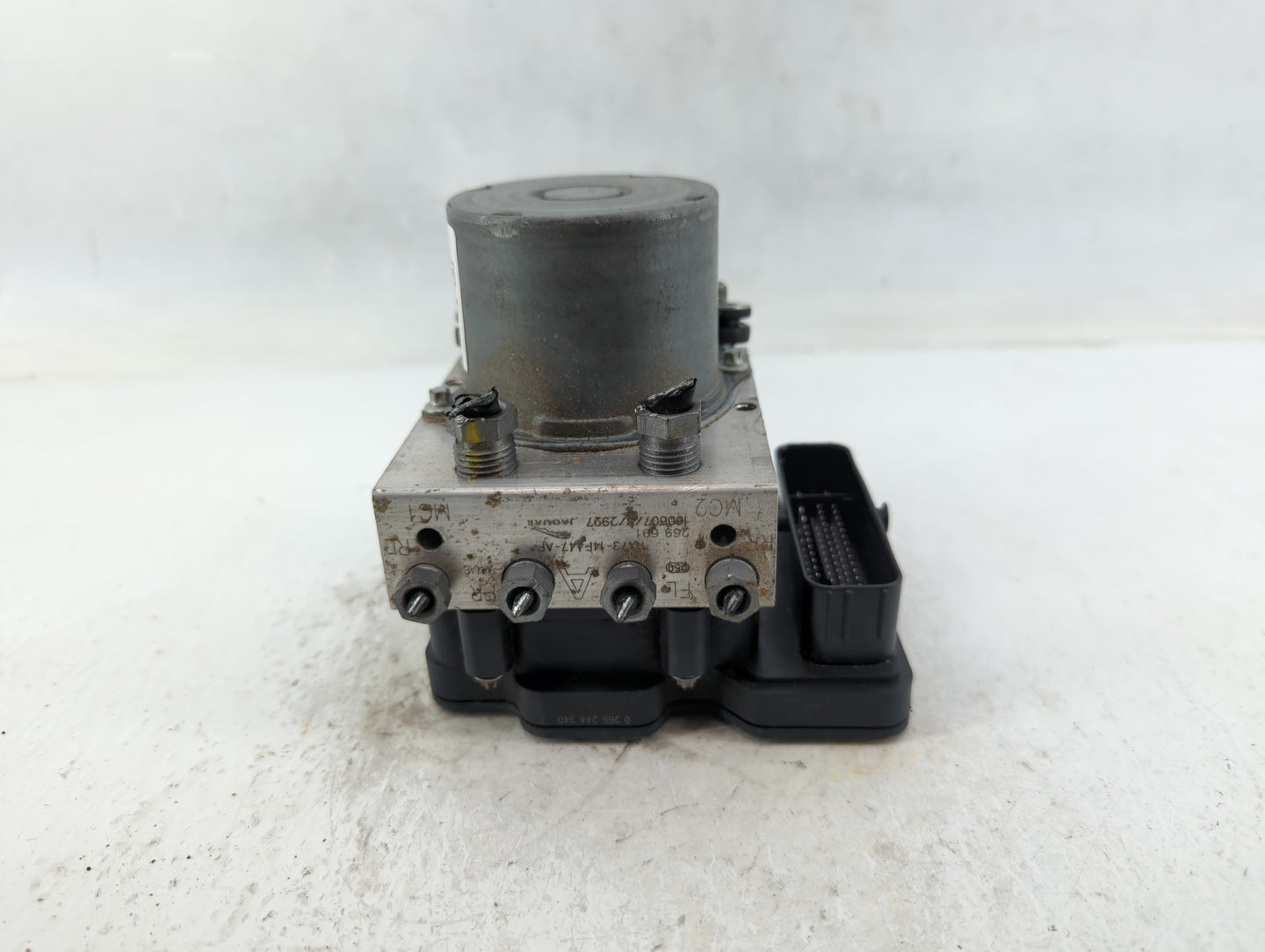 2017 Jaguar F-Pace ABS Pump Control Module Replacement P/N:HX73-14F447-AF Fits OEM Used Auto Parts - Oemusedautoparts1.com