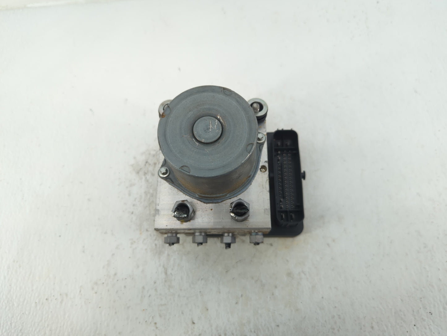 2017 Jaguar F-Pace ABS Pump Control Module Replacement P/N:HX73-14F447-AF Fits OEM Used Auto Parts - Oemusedautoparts1.com