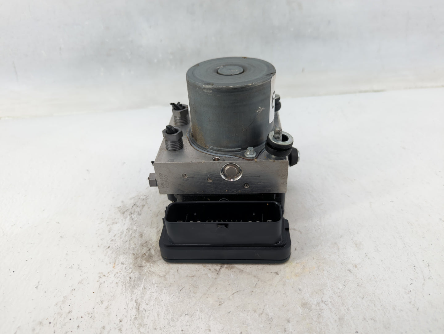 2017 Jaguar F-Pace ABS Pump Control Module Replacement P/N:HX73-14F447-AF Fits OEM Used Auto Parts - Oemusedautoparts1.com