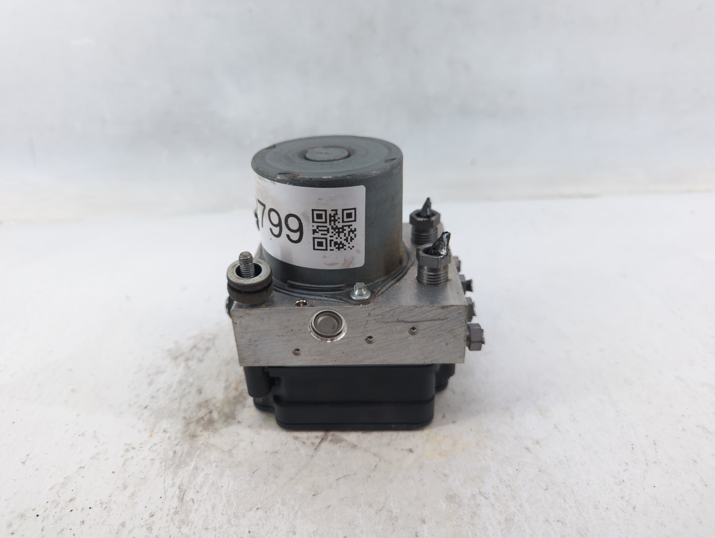 2017 Jaguar F-Pace ABS Pump Control Module Replacement P/N:HX73-14F447-AF Fits OEM Used Auto Parts - Oemusedautoparts1.com