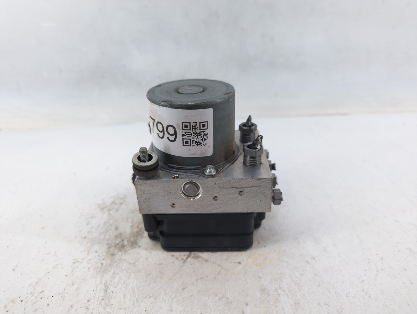 2017 Jaguar F-Pace ABS Pump Control Module Replacement P/N:HX73-14F447-AF Fits OEM Used Auto Parts - Oemusedautoparts1.com