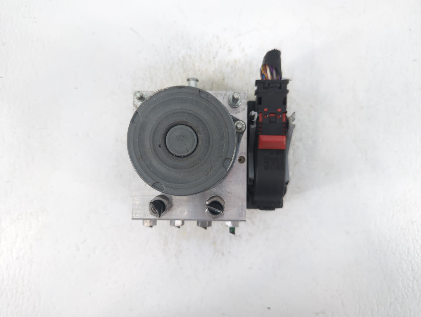 2017 Jaguar F-Pace ABS Pump Control Module Replacement P/N:HX73-14F447-AF Fits OEM Used Auto Parts - Oemusedautoparts1.com