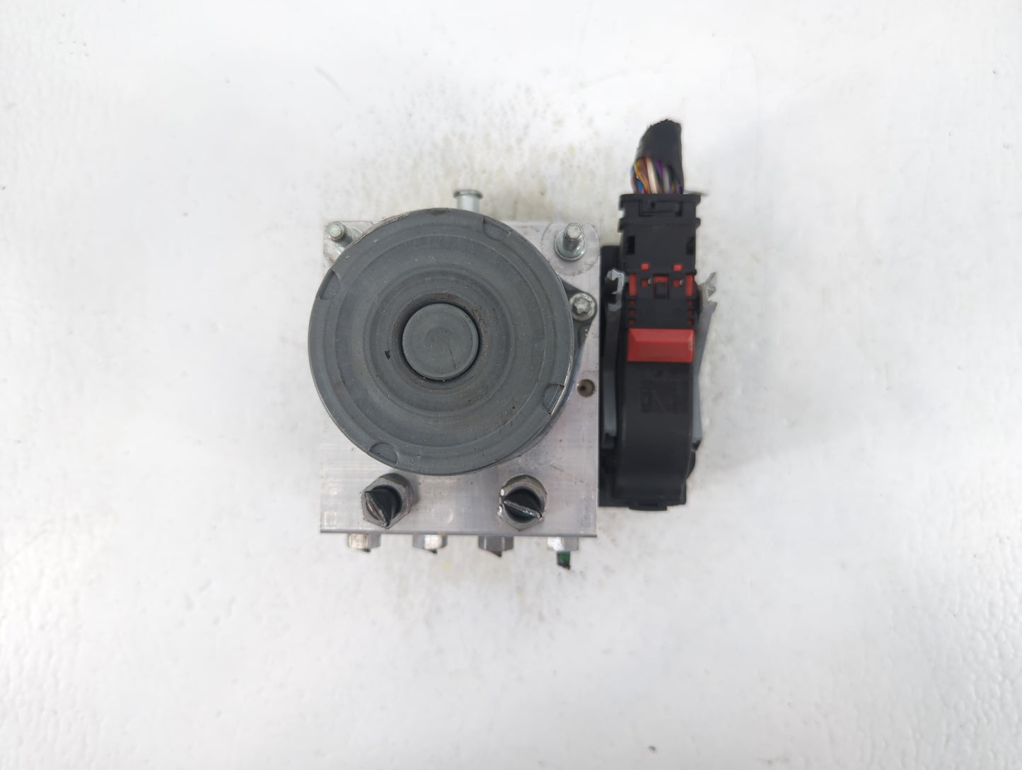 2017 Jaguar F-Pace ABS Pump Control Module Replacement P/N:HX73-14F447-AF Fits OEM Used Auto Parts - Oemusedautoparts1.com