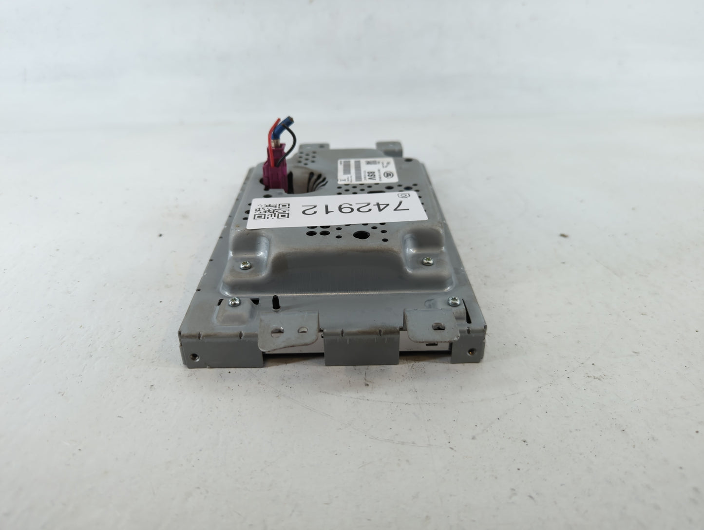 2017-2018 Jaguar F-pace Information Display Screen - Oemusedautoparts1.com