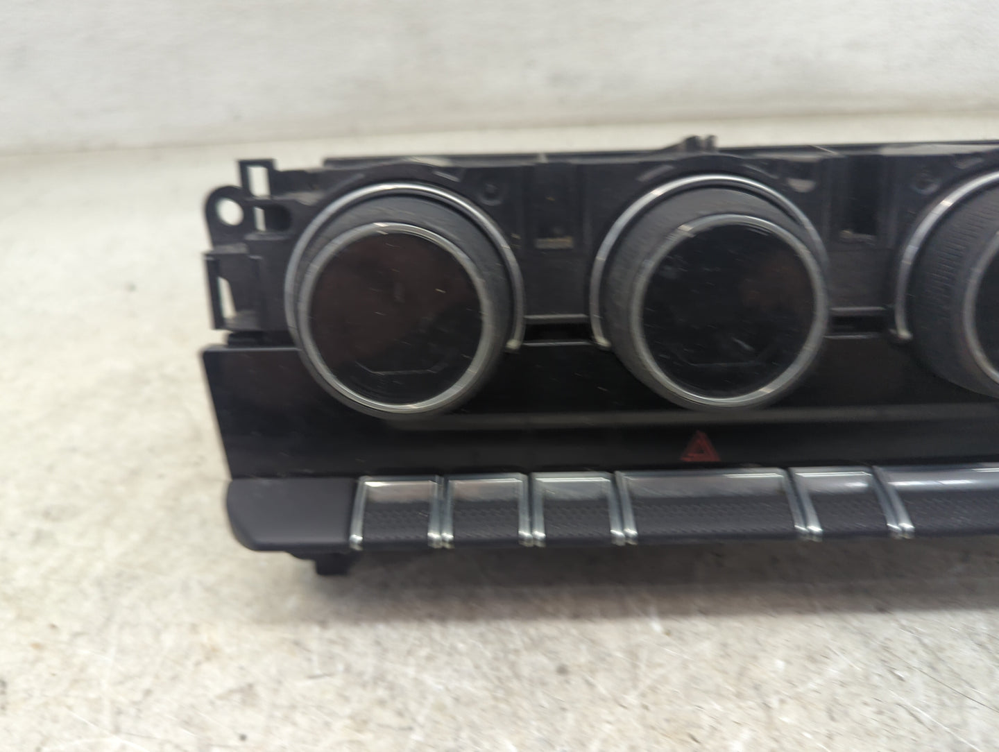 2016-2017 Jaguar F-Type Climate Control Module Temperature AC/Heater Replacement P/N:GX53-18C858-0D 160902903004X Fits OEM U
