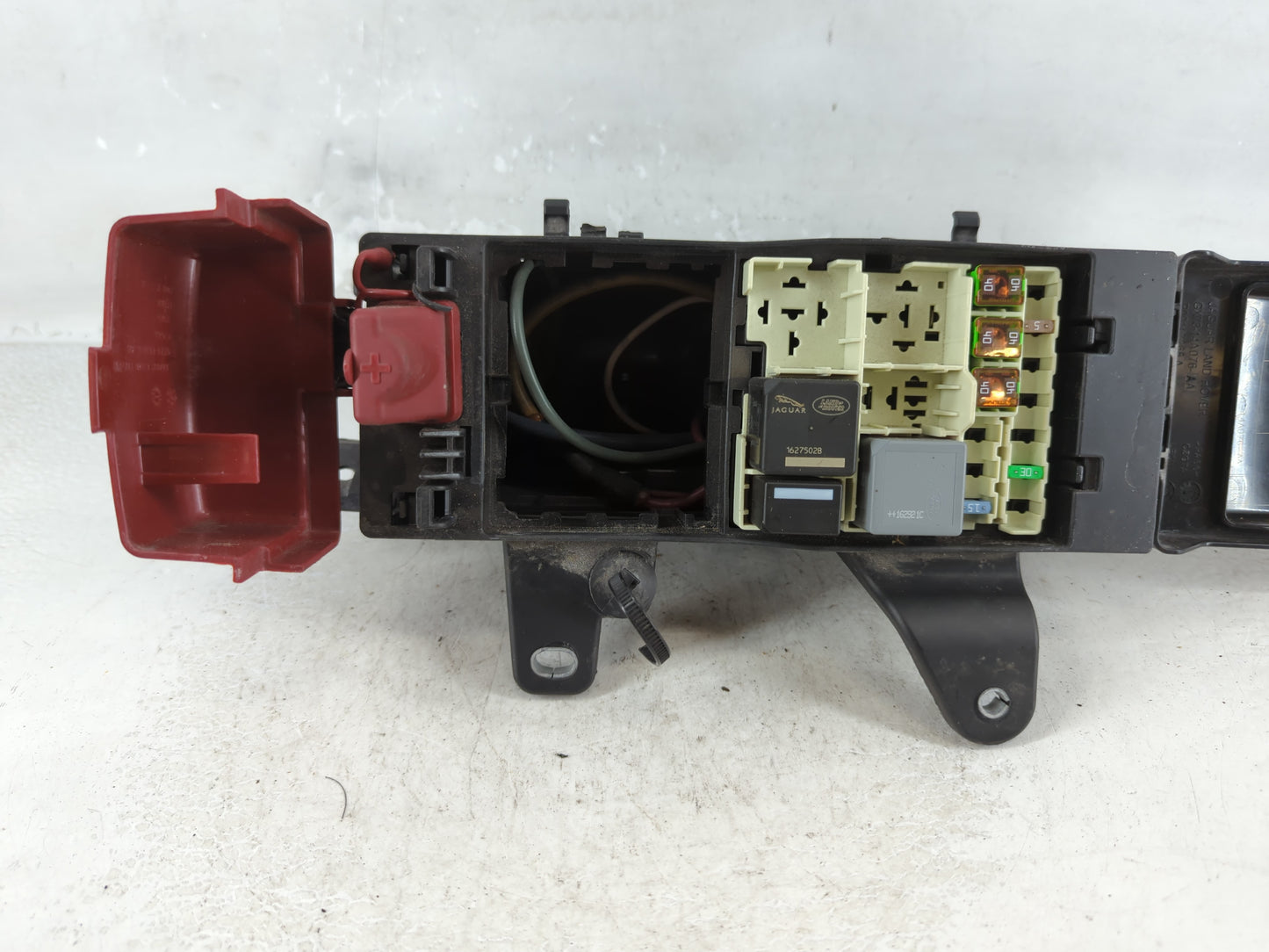 2017-2019 Jaguar Xe Fusebox Fuse Box Panel Relay Module P/N:GX73-14A076-AA Fits Fits 2017 2018 2019 OEM Used Auto Parts - Oe