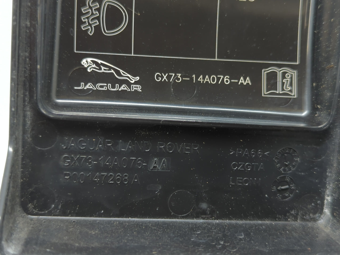 2017-2019 Jaguar Xe Fusebox Fuse Box Panel Relay Module P/N:GX73-14A076-AA Fits Fits 2017 2018 2019 OEM Used Auto Parts - Oe