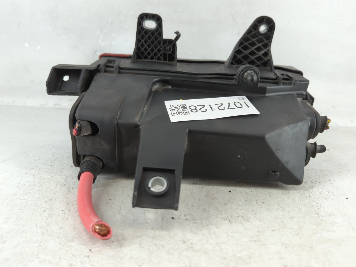 2017-2019 Jaguar Xe Fusebox Fuse Box Panel Relay Module P/N:GX73-14A076-AA Fits Fits 2017 2018 2019 OEM Used Auto Parts - Oe