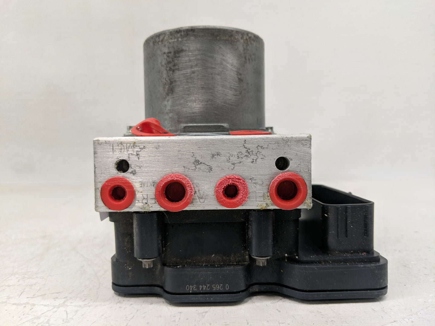 2017-2018 Jaguar Xe ABS Pump Control Module Replacement P/N:2265106539 Fits Fits 2017 2018 OEM Used Auto Parts - Oemusedauto