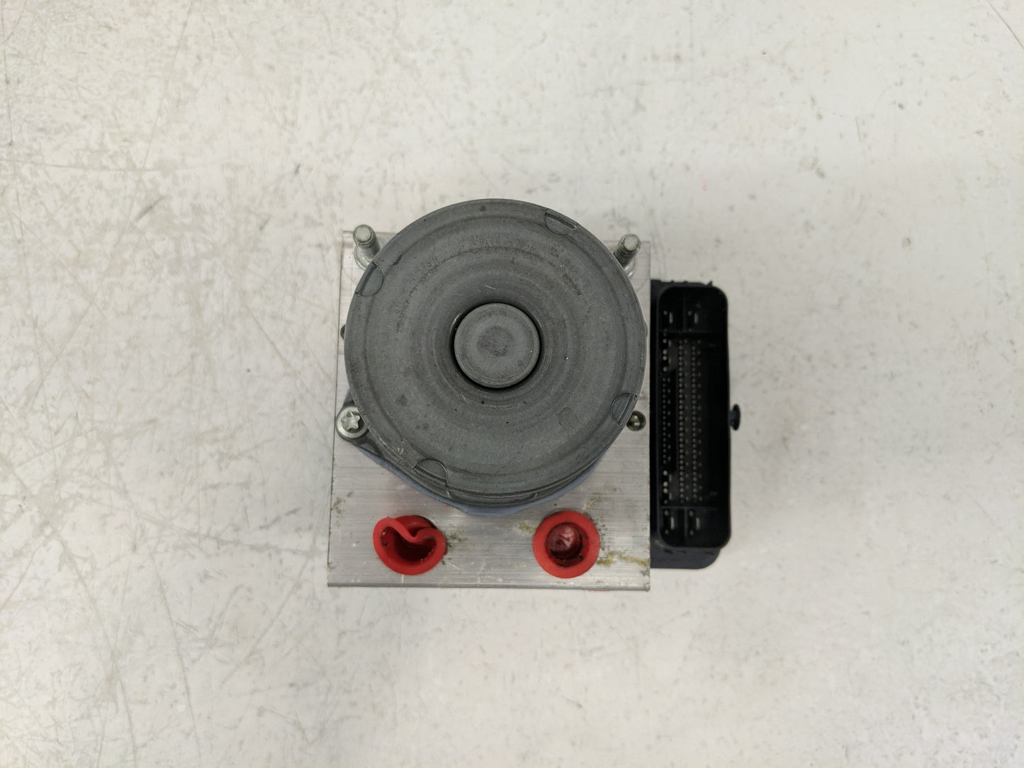 2017-2018 Jaguar Xe ABS Pump Control Module Replacement P/N:2265106539 Fits Fits 2017 2018 OEM Used Auto Parts - Oemusedauto