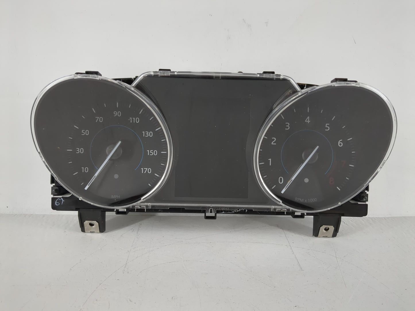 2017-2018 Jaguar Xe Instrument Cluster Speedometer Gauges P/N:HX7310849AE Fits Fits 2017 2018 OEM Used Auto Parts - Oemuseda