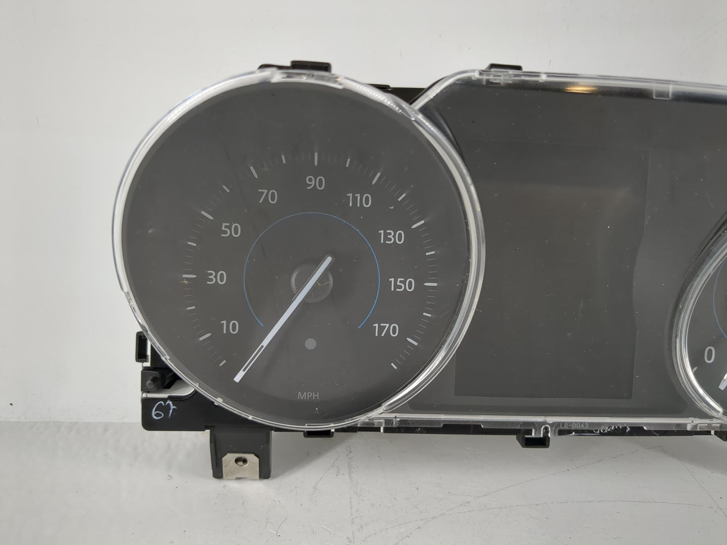 2017-2018 Jaguar Xe Instrument Cluster Speedometer Gauges P/N:HX7310849AE Fits Fits 2017 2018 OEM Used Auto Parts - Oemuseda