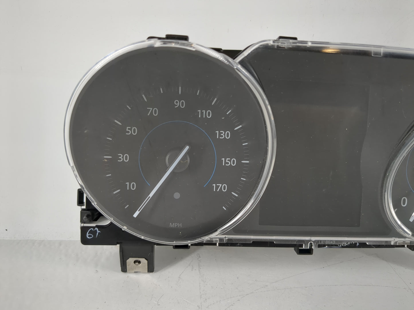 2017-2018 Jaguar Xe Instrument Cluster Speedometer Gauges P/N:HX7310849AE Fits Fits 2017 2018 OEM Used Auto Parts - Oemuseda