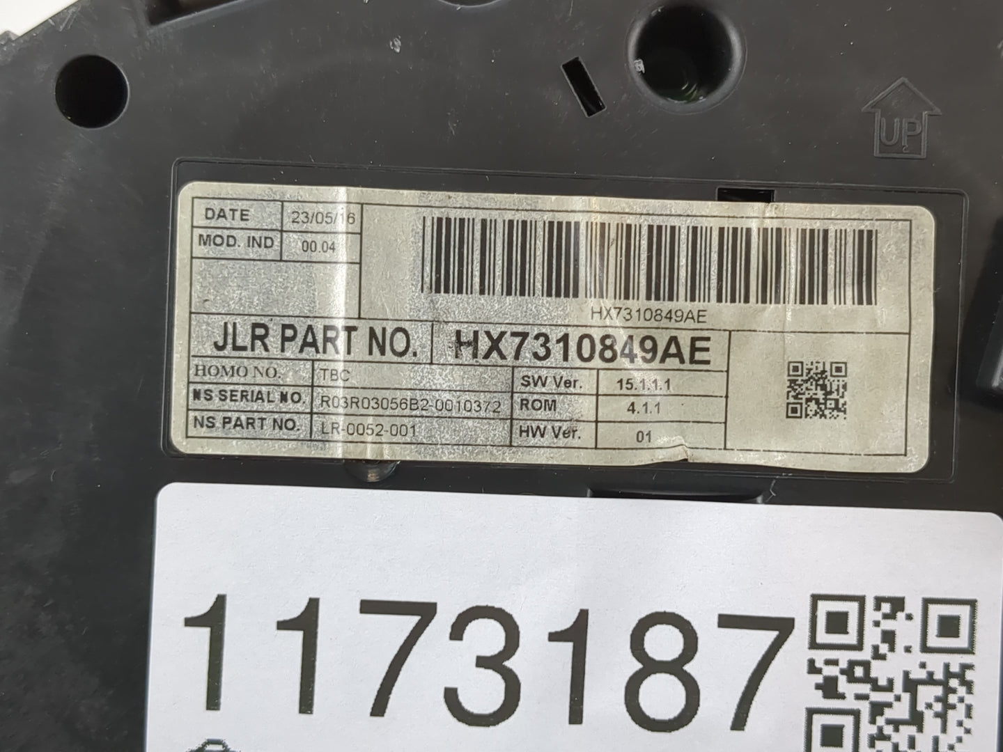 2017-2018 Jaguar Xe Instrument Cluster Speedometer Gauges P/N:HX7310849AE Fits Fits 2017 2018 OEM Used Auto Parts - Oemuseda
