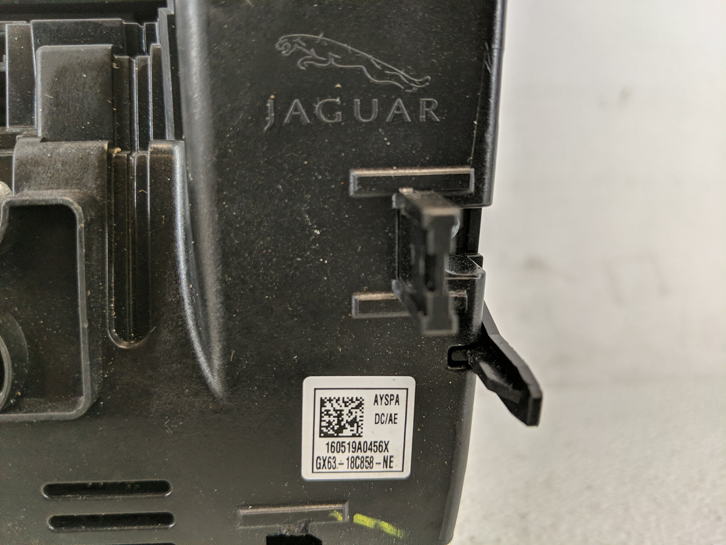 2017 Jaguar Xe Climate Control Module Temperature AC/Heater Replacement P/N:GX63-18C858-NE Fits Fits 2016 OEM Used Auto Part