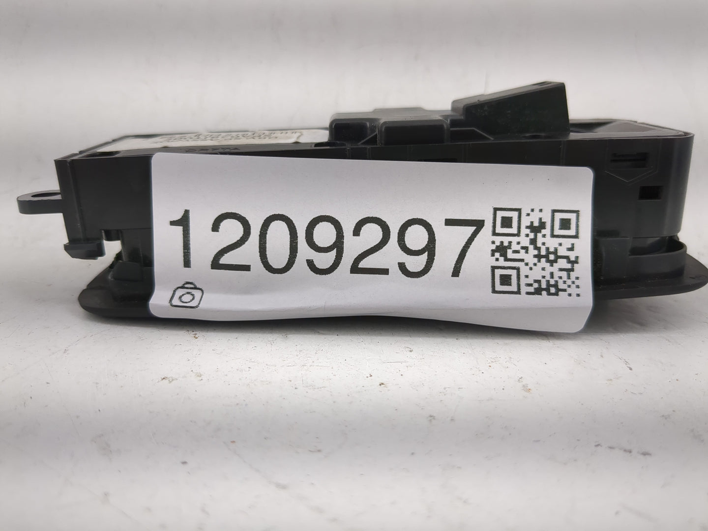 2017-2019 Jaguar Xe Master Power Window Switch Replacement Driver Side Left Fits Fits 2015 2016 2017 2018 2019 OEM Used Auto