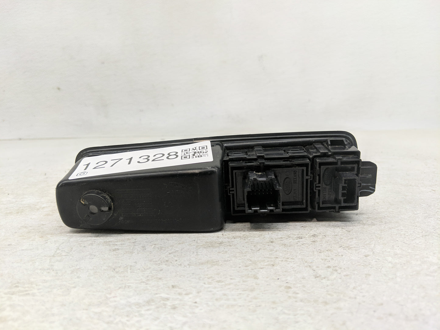 2017-2019 Jaguar Xe Master Power Window Switch Replacement Driver Side Left Fits Fits 2016 2017 2018 2019 OEM Used Auto Part