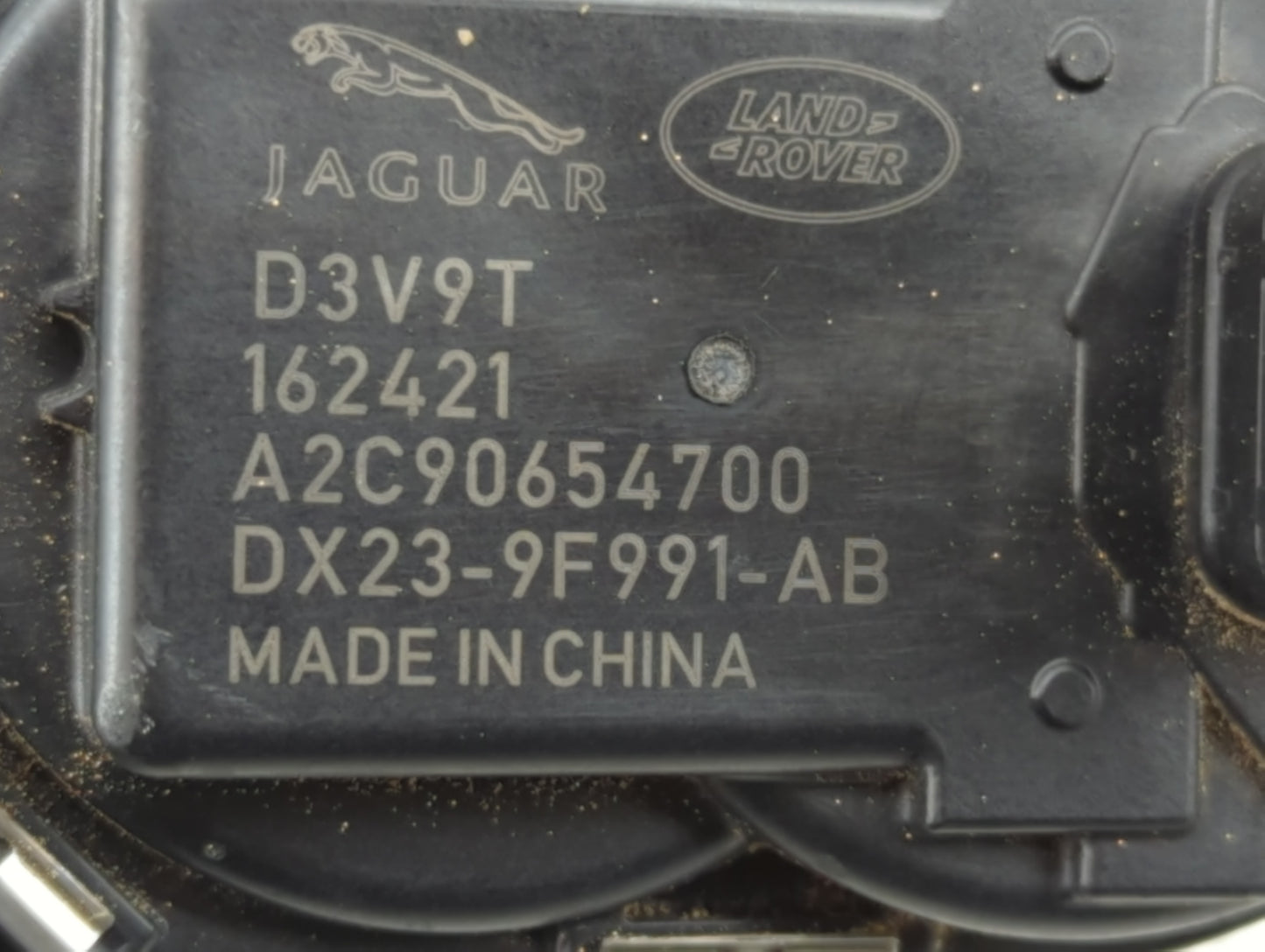 2017 Jaguar Xe Throttle Body P/N:DX23-9F991-AB Fits Fits 2013 2014 2015 OEM Used Auto Parts - Oemusedautoparts1.com
