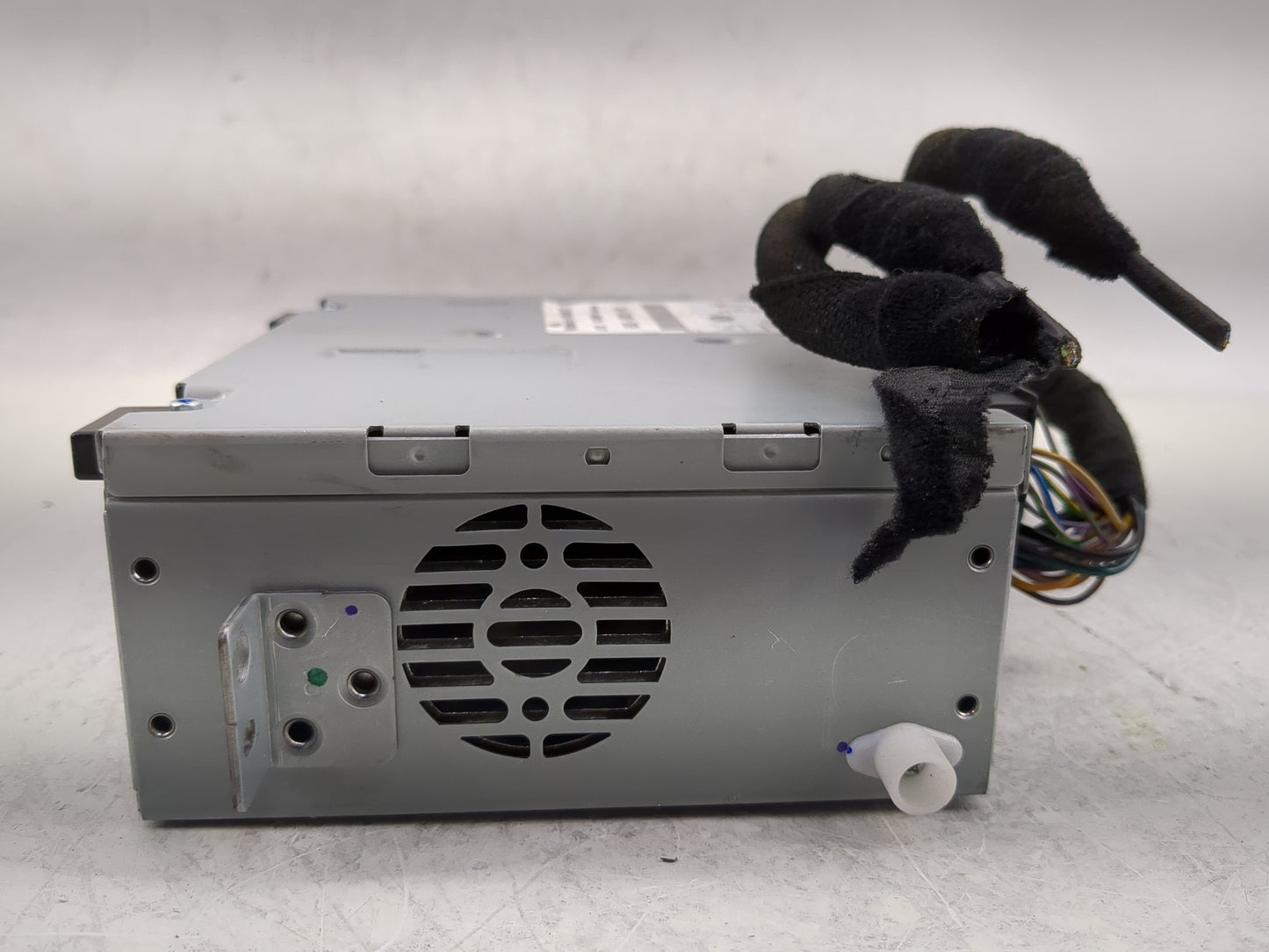 2017-2018 Jaguar Xe Radio AM FM Cd Player Receiver Replacement P/N:HX63-18K812 Fits Fits 2017 2018 OEM Used Auto Parts - Oem