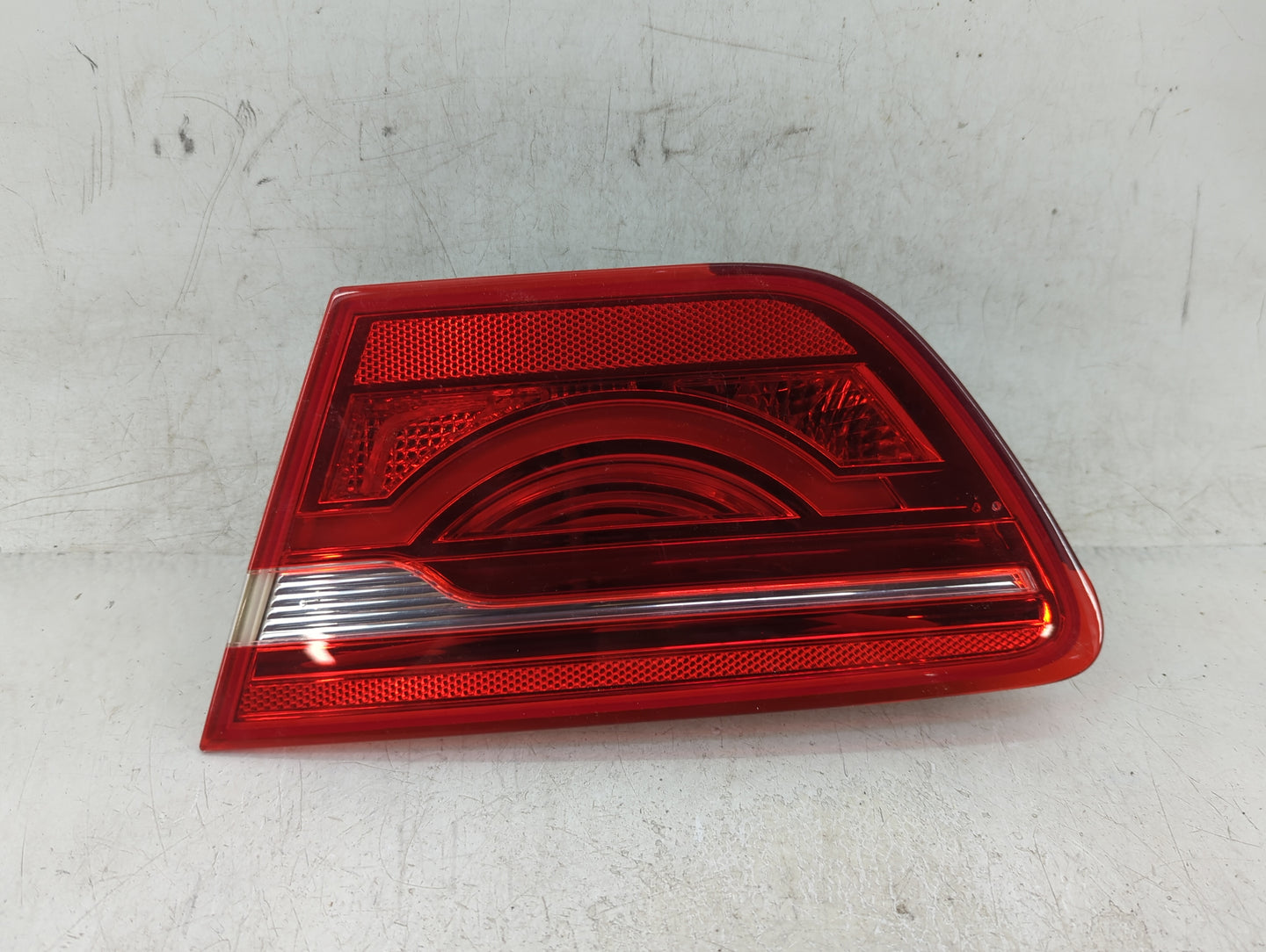 2017-2019 Jaguar Xe Tail Light Assembly Passenger Right OEM Fits Fits 2017 2018 2019 OEM Used Auto Parts - Oemusedautoparts1