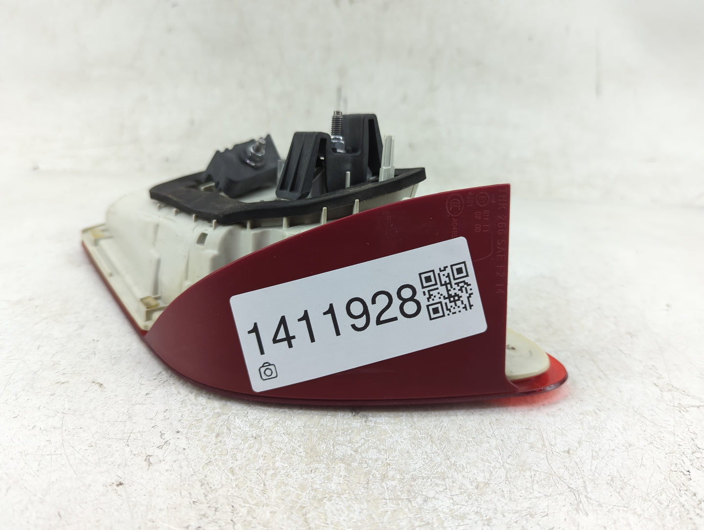 2017-2019 Jaguar Xe Tail Light Assembly Passenger Right OEM Fits Fits 2017 2018 2019 OEM Used Auto Parts - Oemusedautoparts1