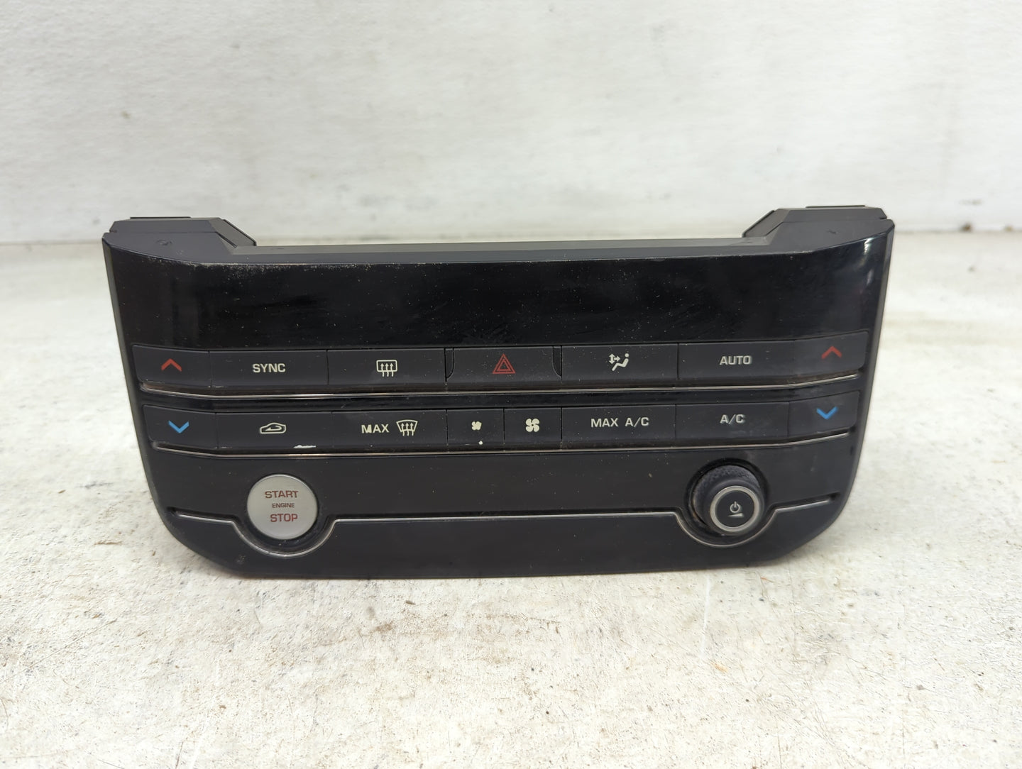 2017 Jaguar Xe Climate Control Module Temperature AC/Heater Replacement P/N:GX63-18C858-LE Fits Fits 2016 OEM Used Auto Part