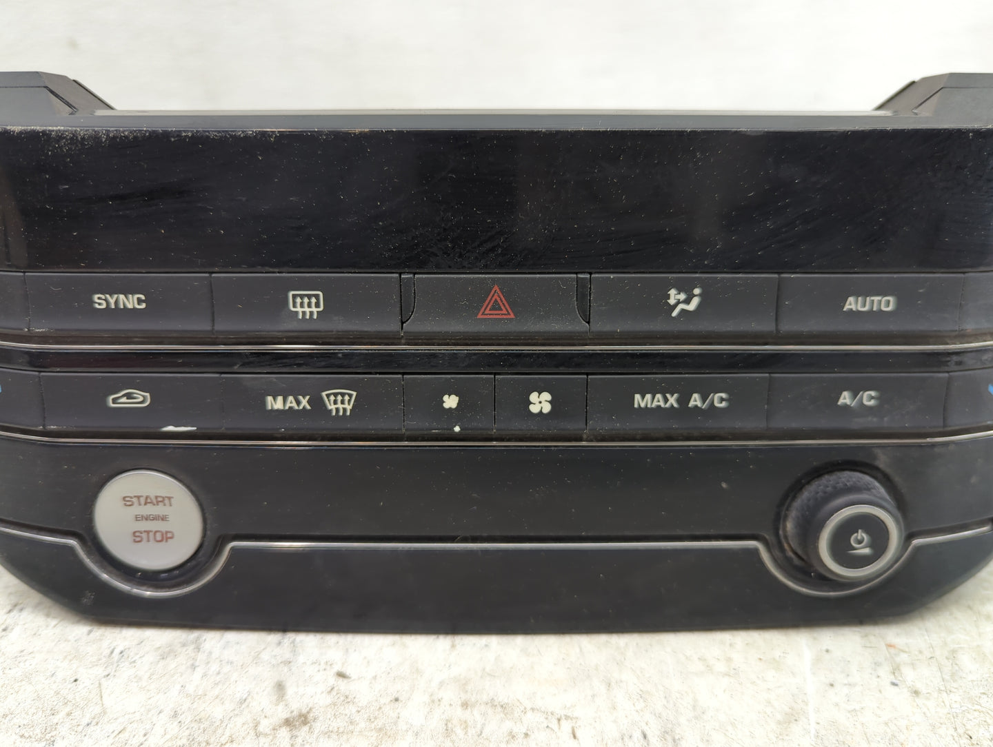 2017 Jaguar Xe Climate Control Module Temperature AC/Heater Replacement P/N:GX63-18C858-LE Fits Fits 2016 OEM Used Auto Part