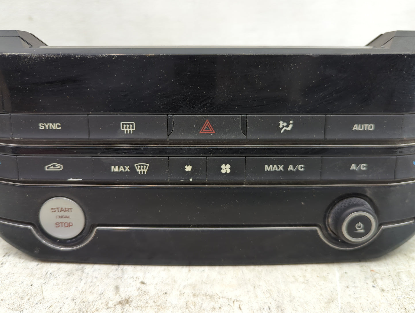 2017 Jaguar Xe Climate Control Module Temperature AC/Heater Replacement P/N:GX63-18C858-LE Fits Fits 2016 OEM Used Auto Part