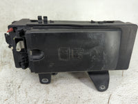 2017-2019 Jaguar Xe Fusebox Fuse Box Panel Relay Module P/N:GX73-14A076-AA P00147268A, 1614211B, 1614211C Fits Fits 2017 201