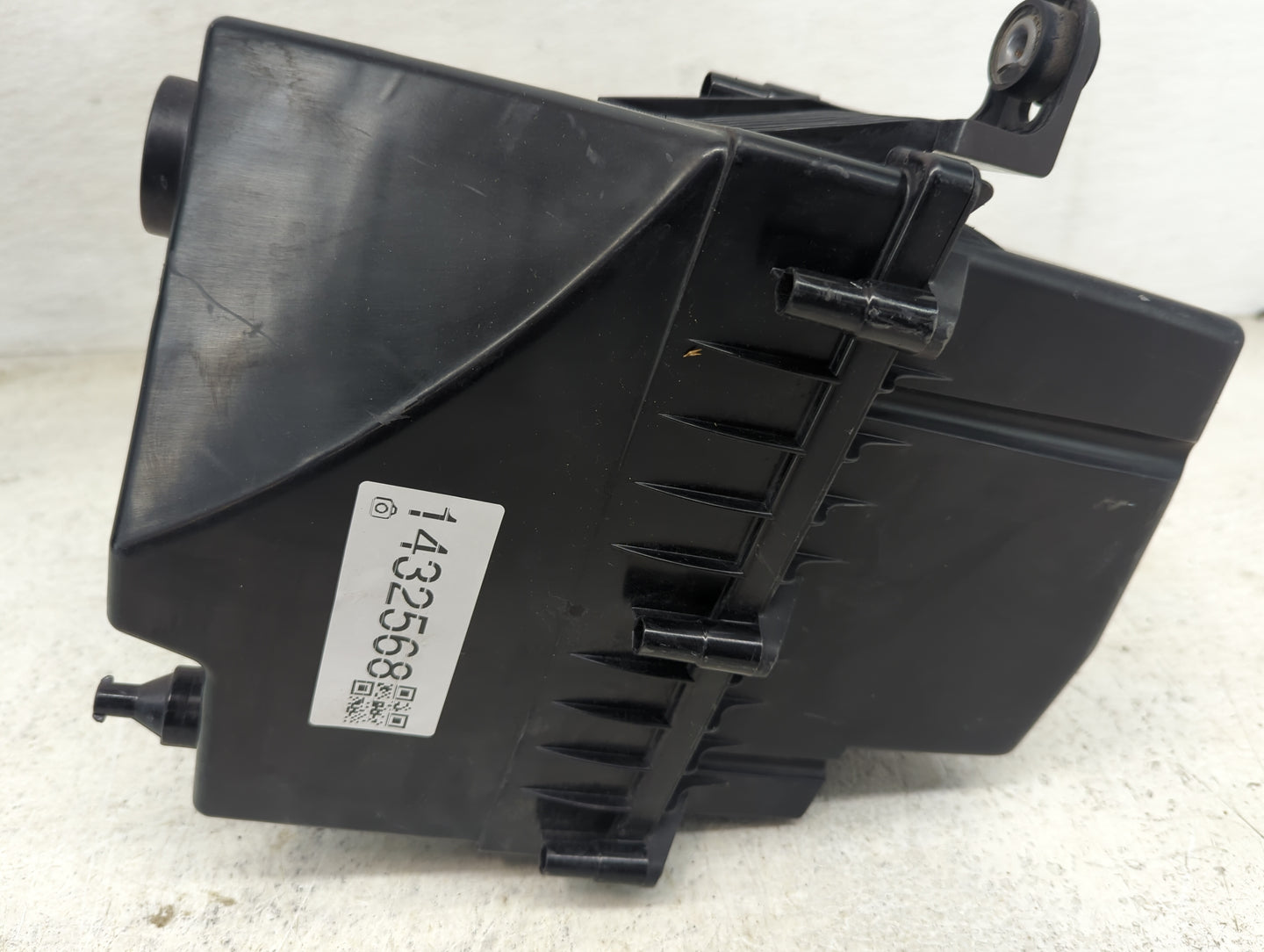 2017-2019 Jaguar Xe Air Cleaner Intake-duct Hose Tube 1432568 - Oemusedautoparts1.com