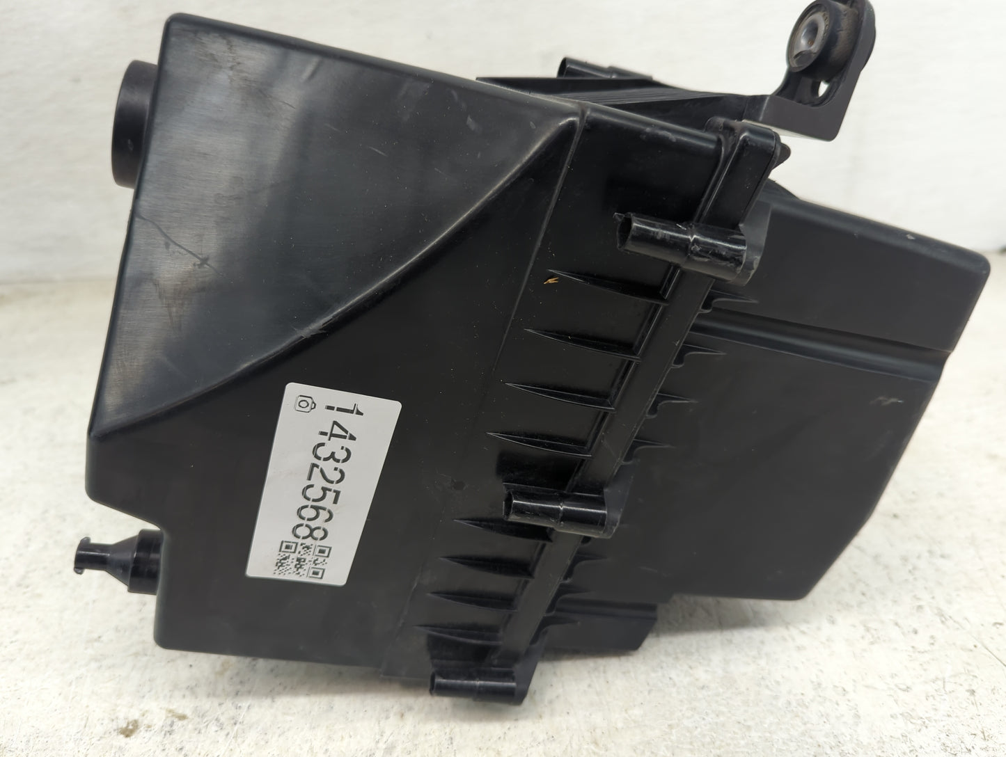 2017-2019 Jaguar Xe Air Cleaner Intake-duct Hose Tube 1432568 - Oemusedautoparts1.com