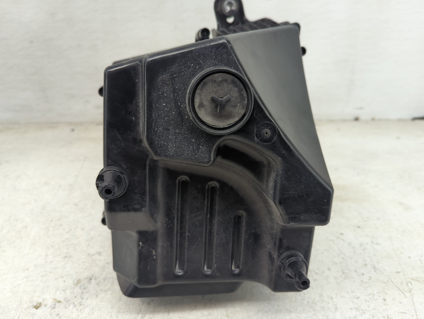 2017-2019 Jaguar Xe Air Cleaner Intake-duct Hose Tube 1432568 - Oemusedautoparts1.com