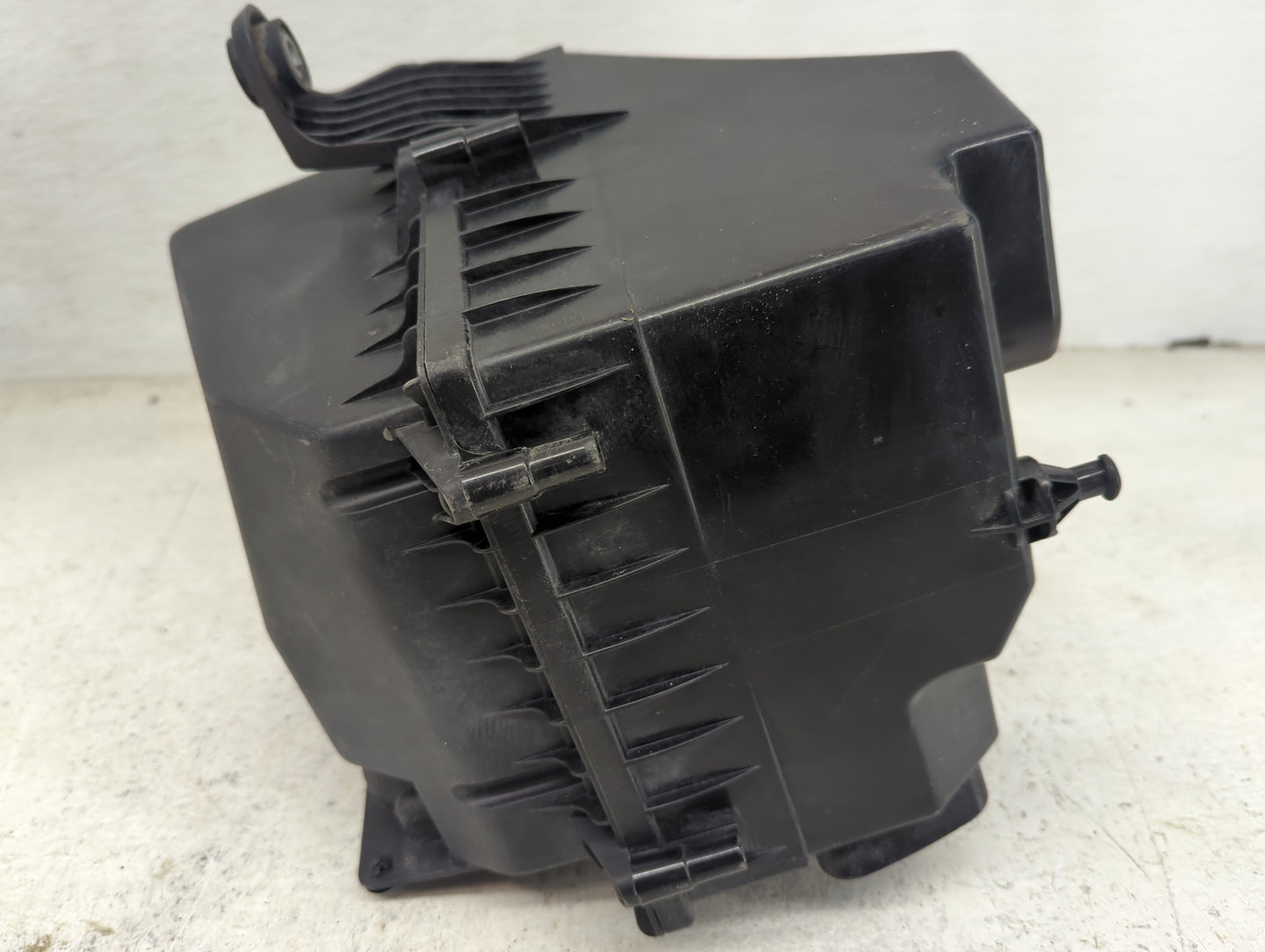 2017-2019 Jaguar Xe Air Cleaner Intake-duct Hose Tube 1432568 - Oemusedautoparts1.com