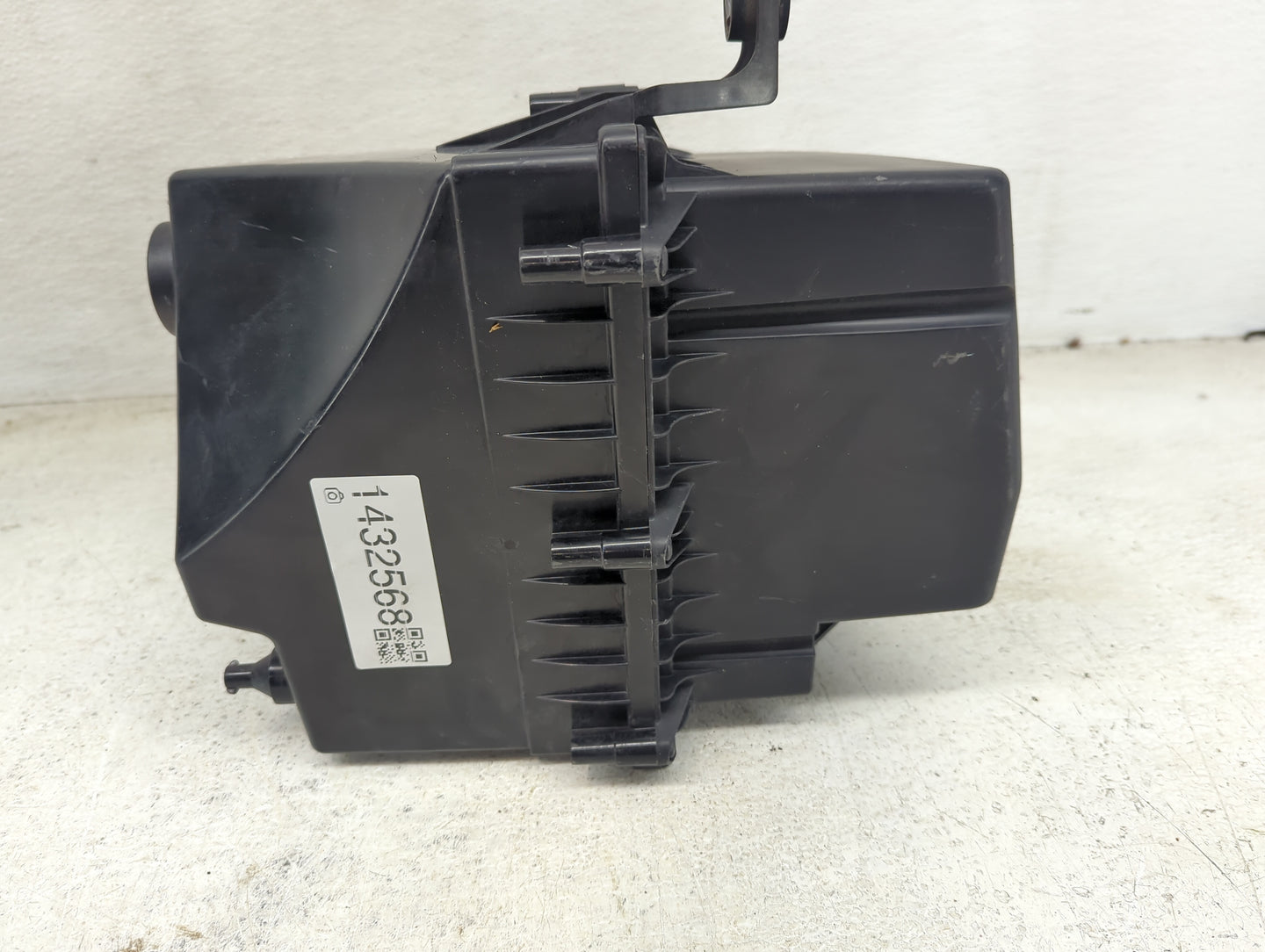 2017-2019 Jaguar Xe Air Cleaner Intake-duct Hose Tube 1432568 - Oemusedautoparts1.com