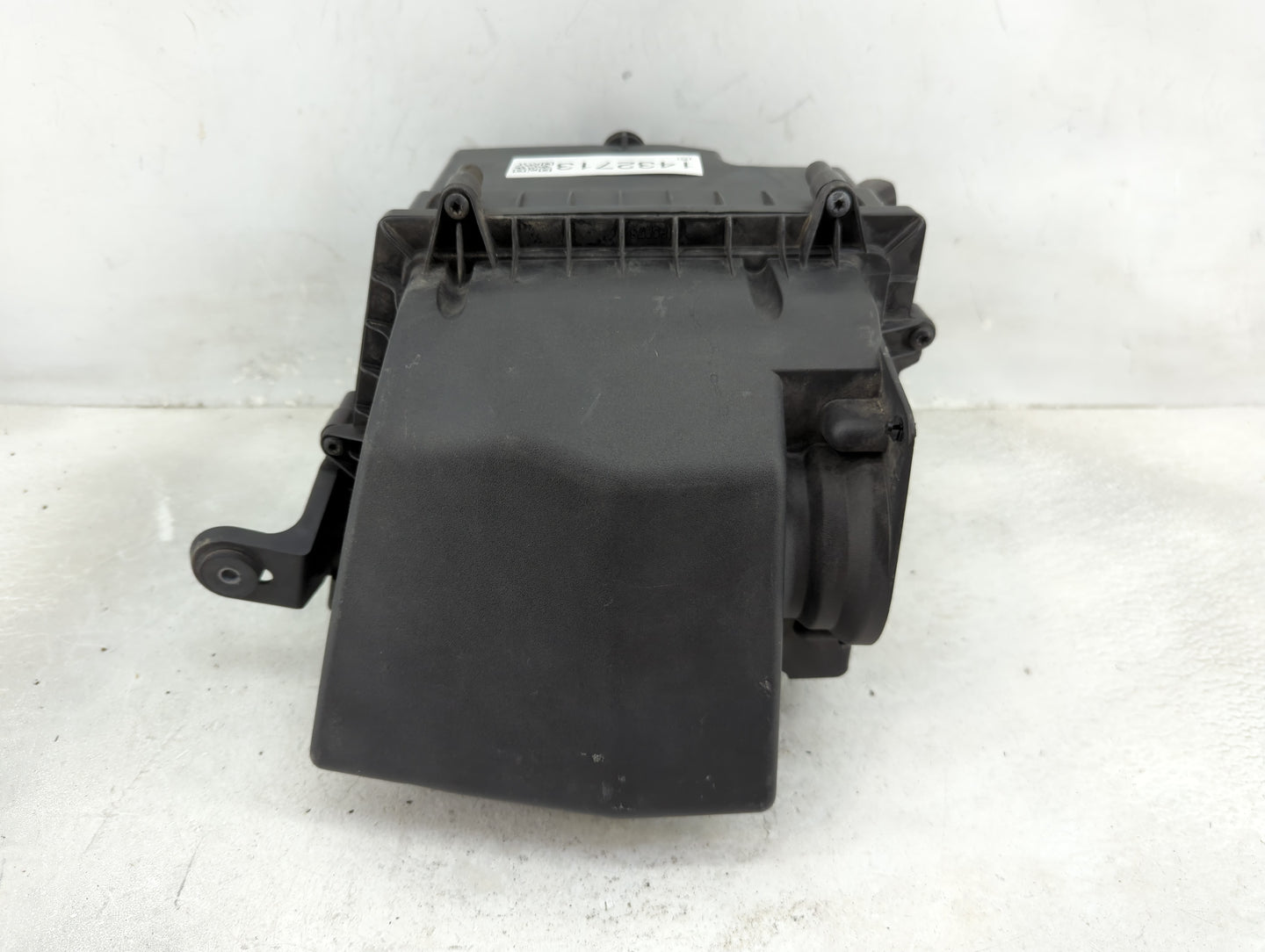2017-2019 Jaguar Xe Air Cleaner Intake-duct Hose Tube 1432713 - Oemusedautoparts1.com