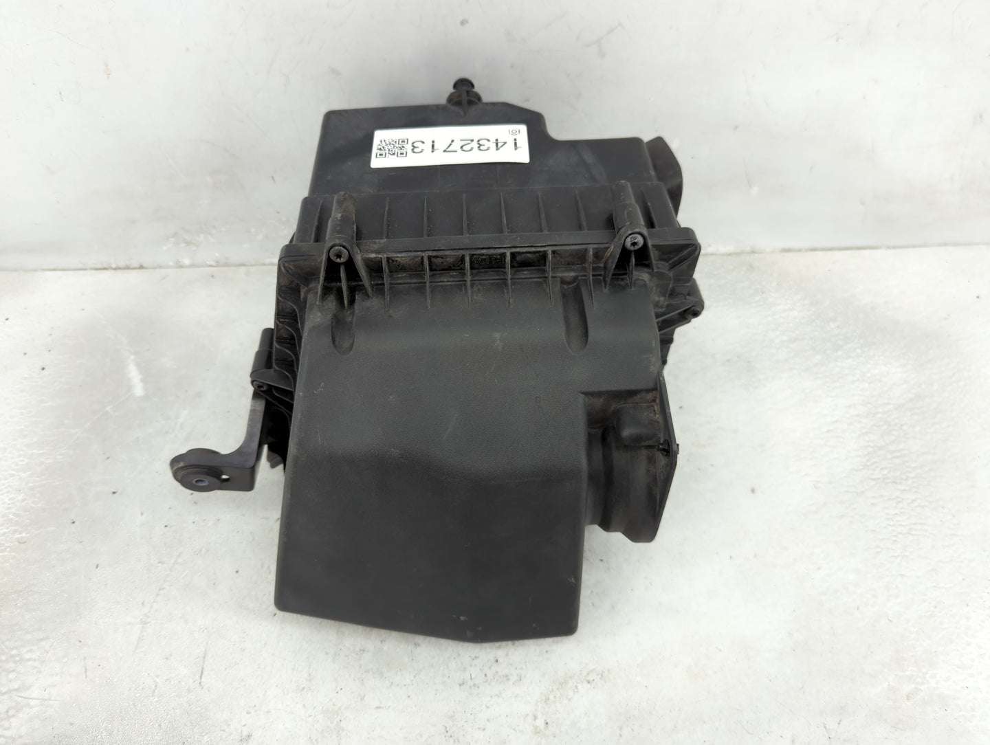 2017-2019 Jaguar Xe Air Cleaner Intake-duct Hose Tube 1432713 - Oemusedautoparts1.com